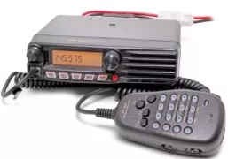 YAESU FTM-3100E VHF Πομποδέκτης αυτοκινήτου 2
