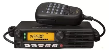 YAESU FTM-3100E VHF Πομποδέκτης αυτοκινήτου
