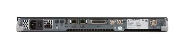 Motorola SLR 5500 Repeater UHF 400-470MHZ or VHF 136-174MHZ 3