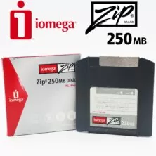 IOMEGA ZIP 250MB DISKETTE