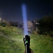 Φόρτιση USB Type-C σε ισχυρό φακό PNI F410