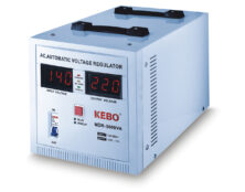 ΣΤΑΘΕΡΟΠΟΙΗΤΗΣ-ΡΥΘΜΙΣΤΗΣ ΤΑΣΗΣ 3000VA ΨΗΦΙΑΚΟΣ SERVO (MDR) KEBO