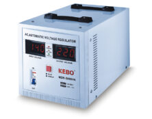 ΣΤΑΘΕΡΟΠΟΙΗΤΗΣ-ΡΥΘΜΙΣΤΗΣ ΤΑΣΗΣ 5000VA ΨΗΦΙΑΚΟΣ SERVO (MDR) KEBO