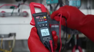 UNI-T ψηφιακή αμπεροτσιμπίδα UT202BT, 600A AC, NCV, Bluetooth, True RMS 2