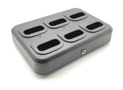Dynascan 3A Pack 6 Επαγγελματικά PMR-446 USB-C + Πολλαπλός Φορτιστής 6 Θέσεων 15 Dynascan 3A pack 6 επαγγελματικοί ασύρματοι PMR-446 με πολλαπλό φορτιστή 6 θέσεων
