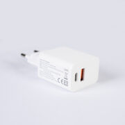 PNI CHG300 τροφοδοτικό USB 30W με θύρα USB-C και USB-A