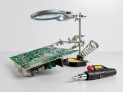 GOOBAY μεγεθυντικός φακός 51226 με clips συγκράτησης, 2x, LED φωτισμός 2